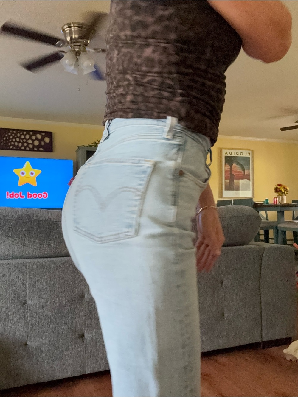 Levi’s Ribcage Straight Denim Jeans - Picture 4 of 10